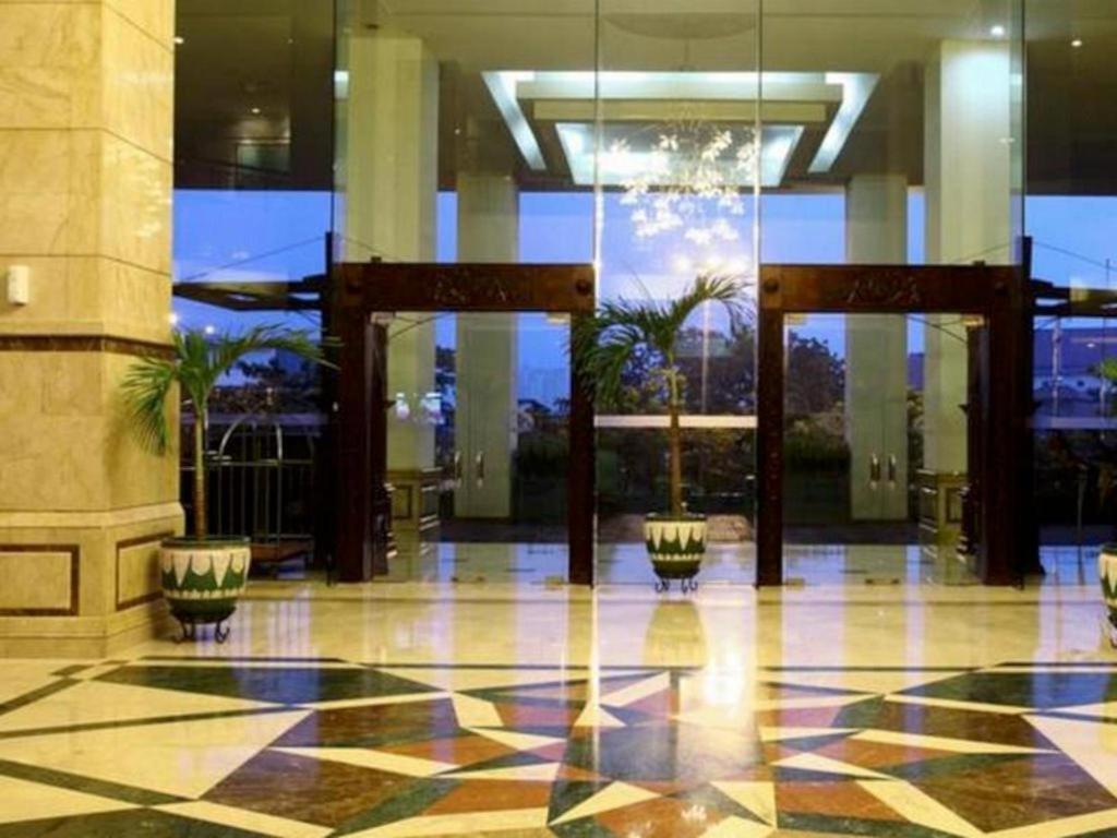 Grand Cempaka Business Hotel Jakarta Buitenkant foto