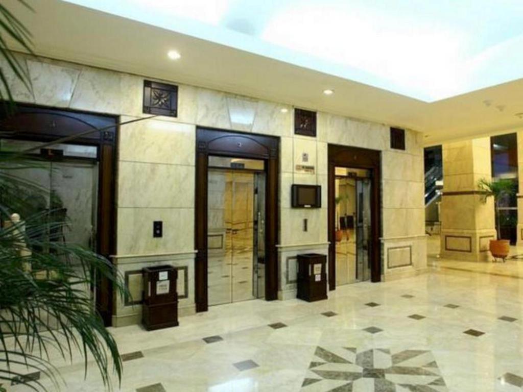 Grand Cempaka Business Hotel Jakarta Buitenkant foto