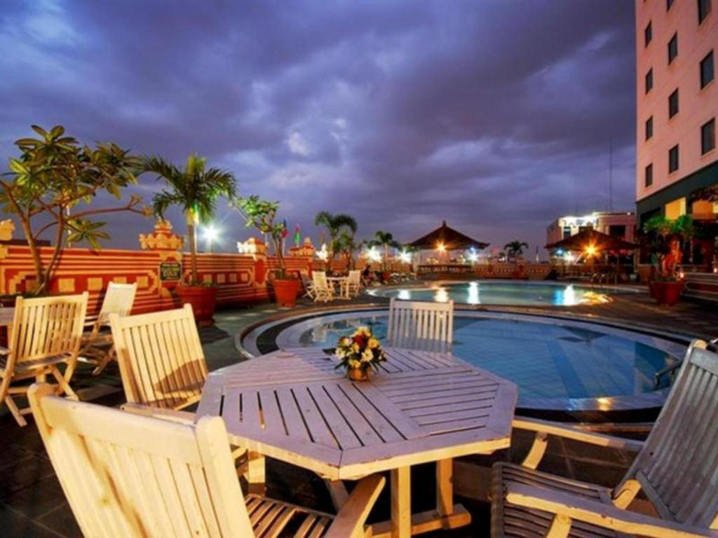 Grand Cempaka Business Hotel Jakarta Buitenkant foto