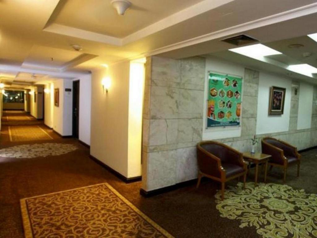 Grand Cempaka Business Hotel Jakarta Buitenkant foto
